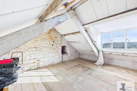 attic room 1