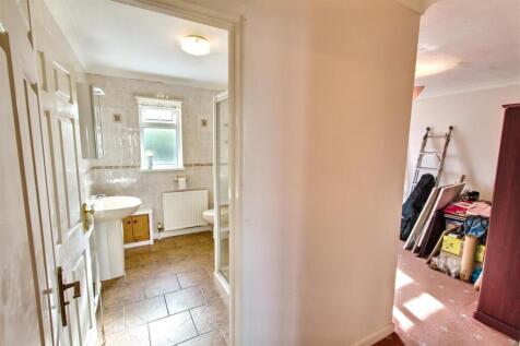 Bedroom 2 (en-suite)