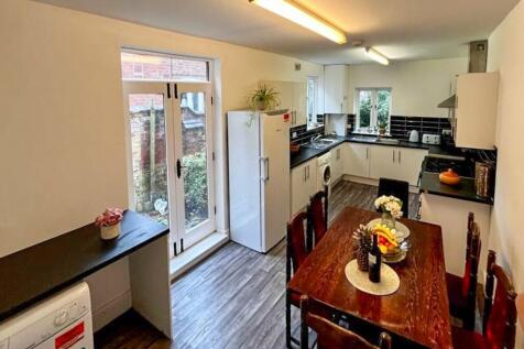 Student Digs - St Al