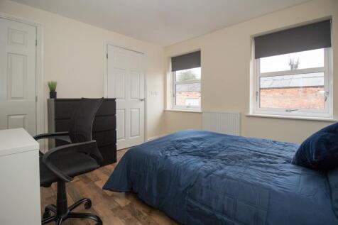 Student Digs - Blue 