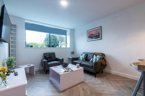 Student Digs - Broad