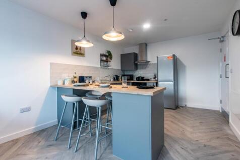 Student Digs - Broad