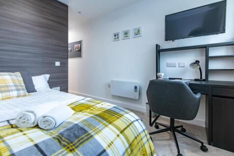 Student Digs - Broad