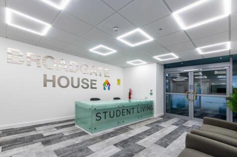 Student Digs - Broad