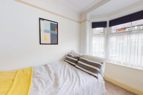 Thurlow-Road-1024202