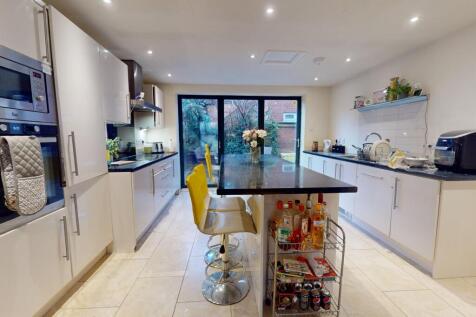 Student Digs - Shaft