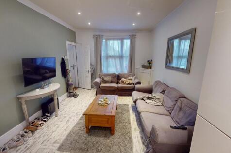 Student Digs - Shaft