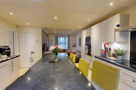 Student Digs - Shaft