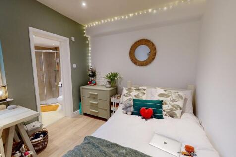 Student Digs - Shaft