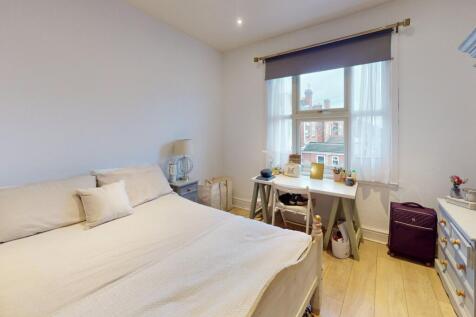 Student Digs - Shaft