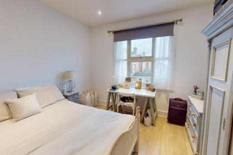 Student Digs - Shaft