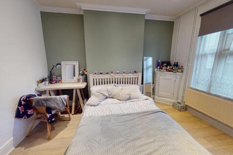 Student Digs - Shaft