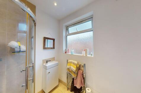 Student Digs - Shaft