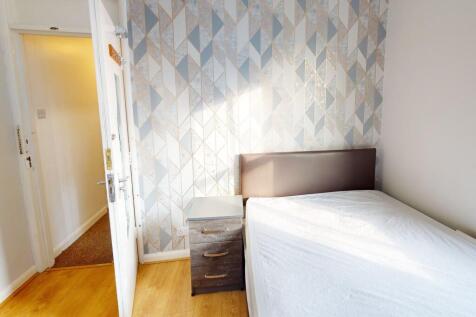 Student Digs - Tichb