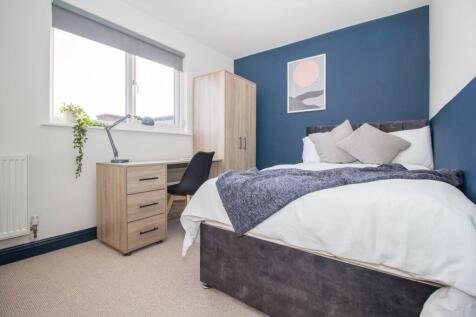 Student Digs - Queen