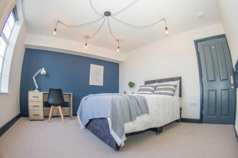 Student Digs - Queen