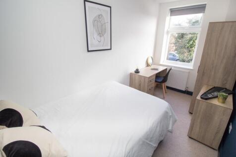 Student Digs - Queen