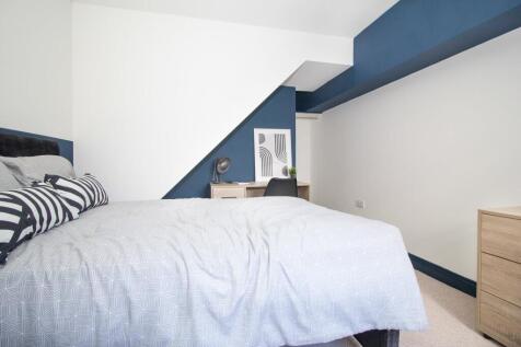 Student Digs - Queen