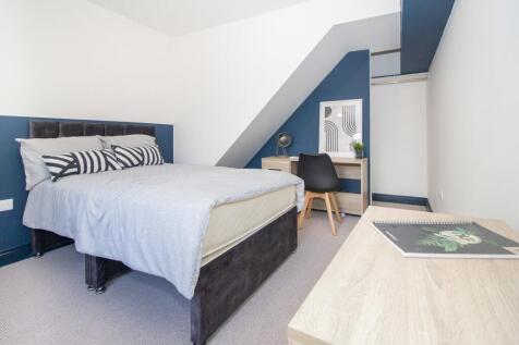 Student Digs - Queen