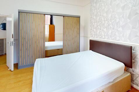 Student Digs - Tichb