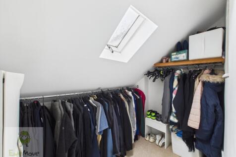 Walk in wardrobe