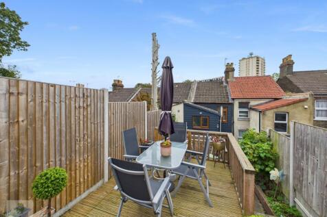 Garden Mid Seating Area