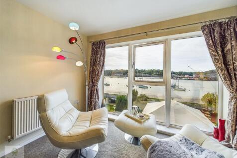 Lounge With River View