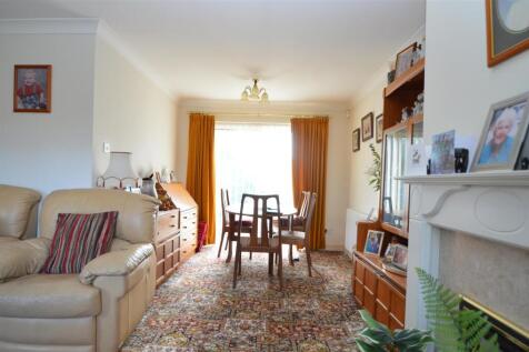 L Shaped Lounge/Dining Room