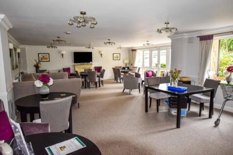 Owners Lounge &amp; Coffee Bar