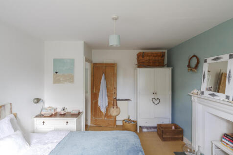 156700 - CHYMDER FARMHOUSE, HELSTON-1.jpg