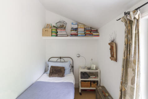 156704 - CHYMDER FARMHOUSE, HELSTON-5.jpg