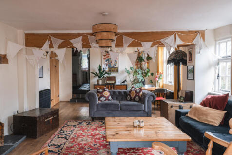 264512 - ClophillDeliveryOffice_HighRes-18.jpg