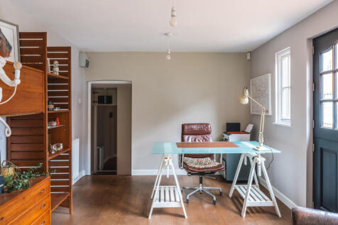 264529 - ClophillDeliveryOffice_HighRes-35.jpg