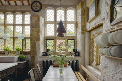 220512 - New Place Manor, Pulborough, RH20 23.jpg