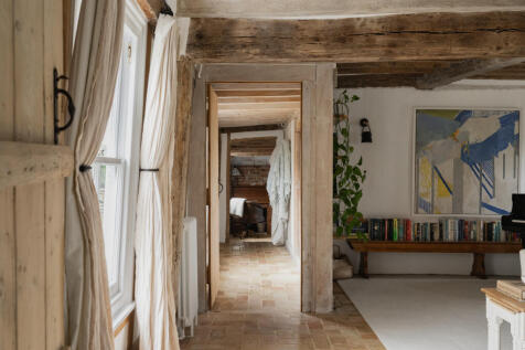 262776 - Nine Elms Farmhouse, Ringshall-14.jpg