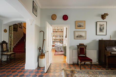 283218 - All Saints House, High Street, Stoke F...
