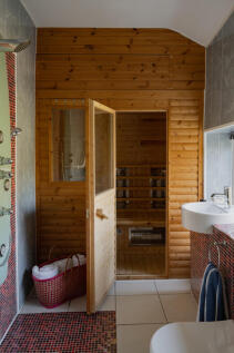 283233 - All Saints House, High Street, Stoke F...