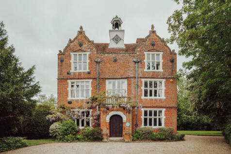 286361 - CLOCK-HOUSE-CM6-001.jpg