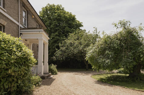 299163 - 39-Laburnhum House, Downham Market-39.jpg