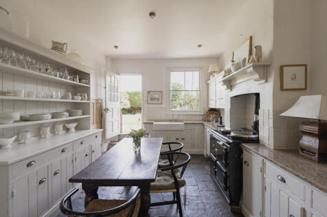 299195 - 6-Laburnhum House, Downham Market-6.jpg