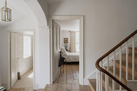 299179 - 21-Laburnhum House, Downham Market-21.jpg