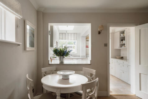 308306 - HIGH-STREET-KIMPTON-15.jpg