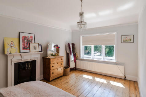 296498 - 19 Wimblehurst Road-16.jpeg
