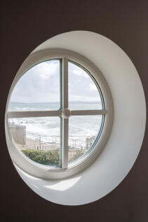 310415 - The White House, Westover Road SO41 - ...