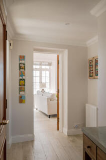 310413 - The White House, Westover Road SO41 - ...