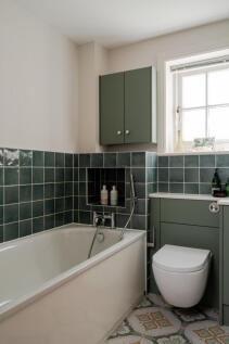 310401 - The White House, Westover Road SO41 - ...