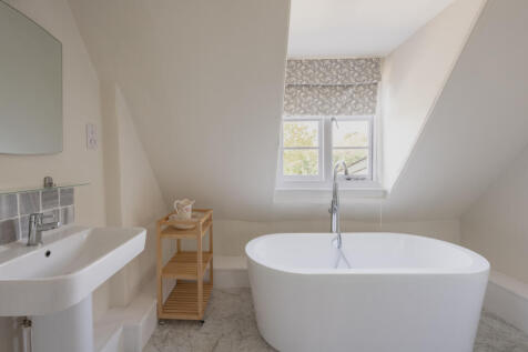 312500 - 10 High St, Toft-58.jpg