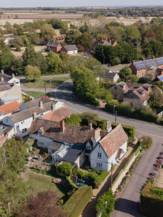 312530 - 10 High St, Toft drones-3.jpg