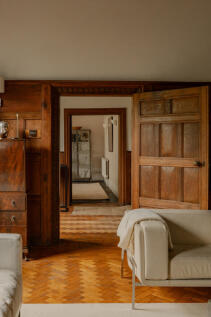 319181 - stokehallcrop1.jpg