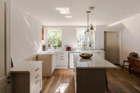 314165 - 24 Surrey Square-2.jpeg